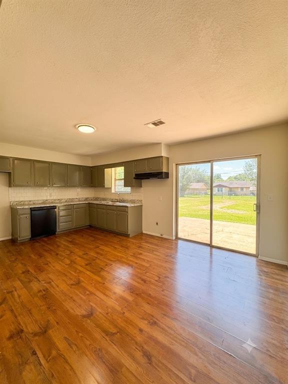 312 E Meadowview Lane Property Photo 4