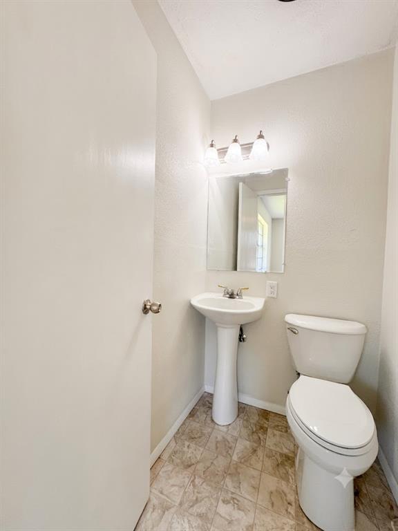 312 E Meadowview Lane Property Photo 8