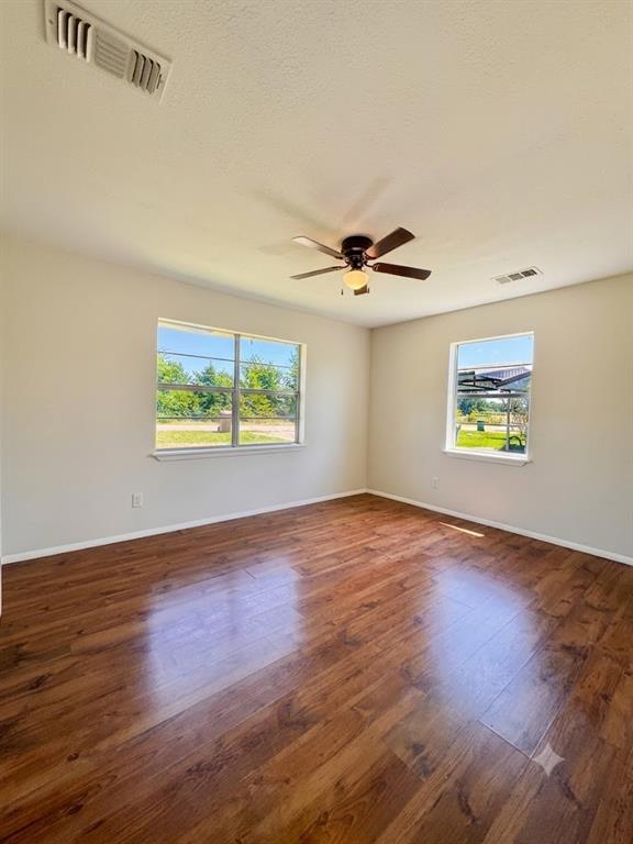 312 E Meadowview Lane Property Photo 9