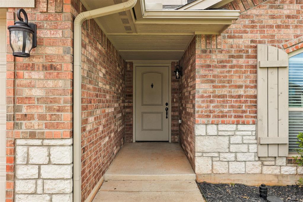 3916 Colefax Lane Property Photo 4