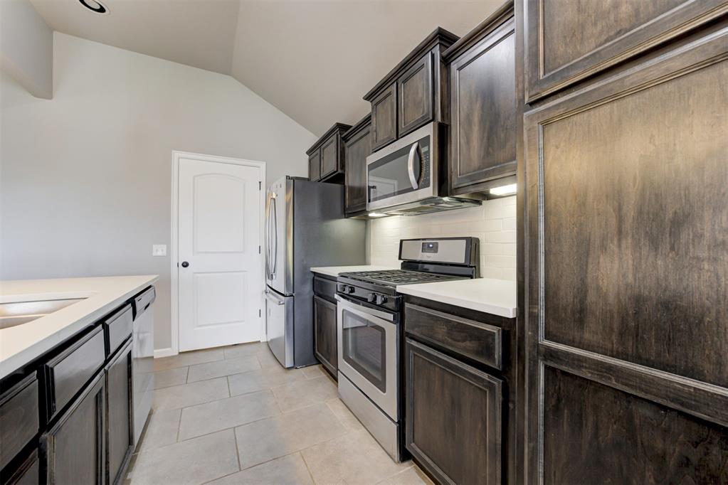 3916 Colefax Lane Property Photo 15