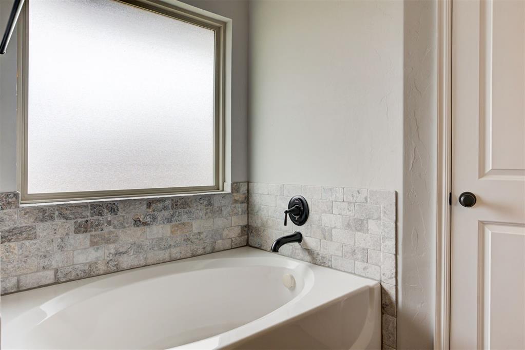 3916 Colefax Lane Property Photo 26