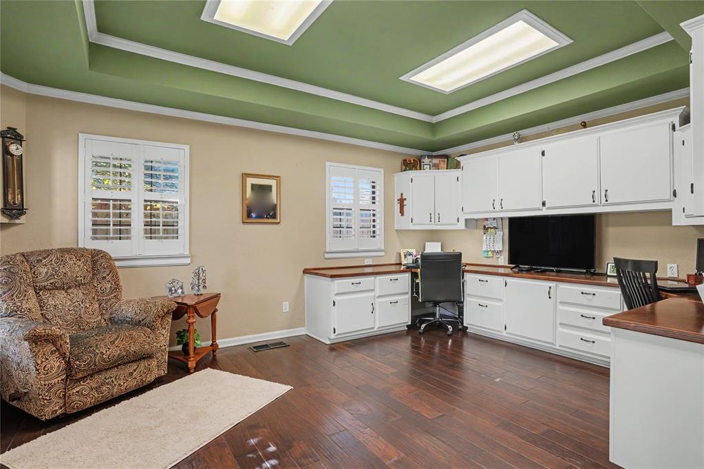308 Val Verde Street Property Photo 25