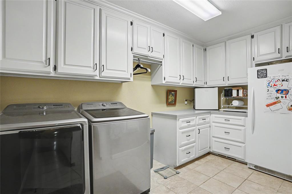 308 Val Verde Street Property Photo 26