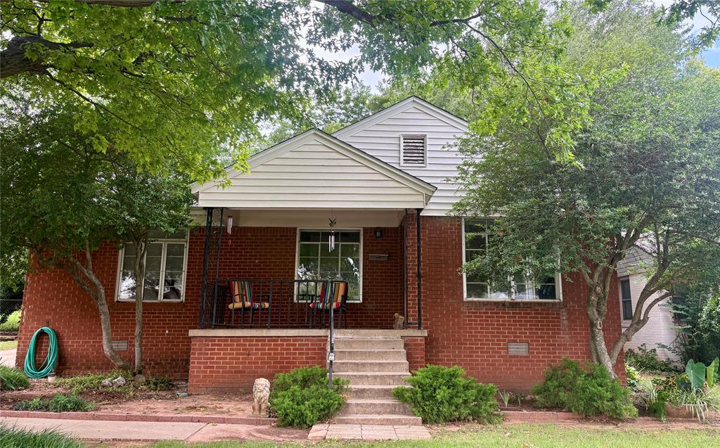 5305 N Walker Avenue Property Photo 1