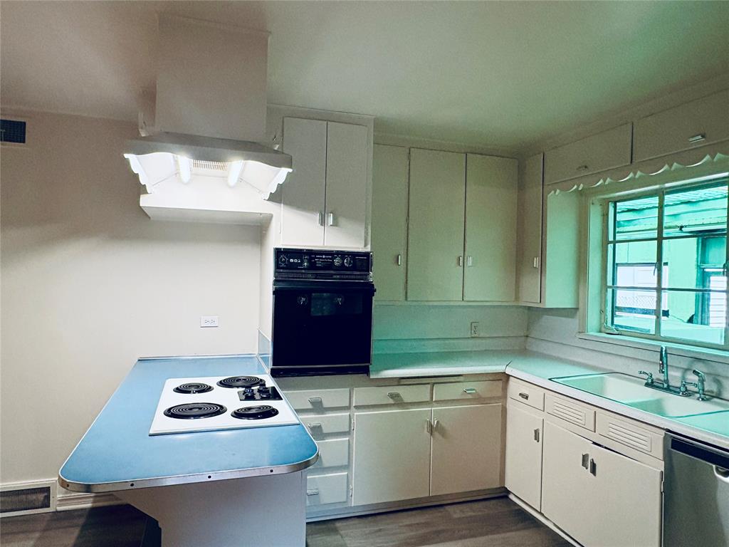 5305 N Walker Avenue Property Photo 4