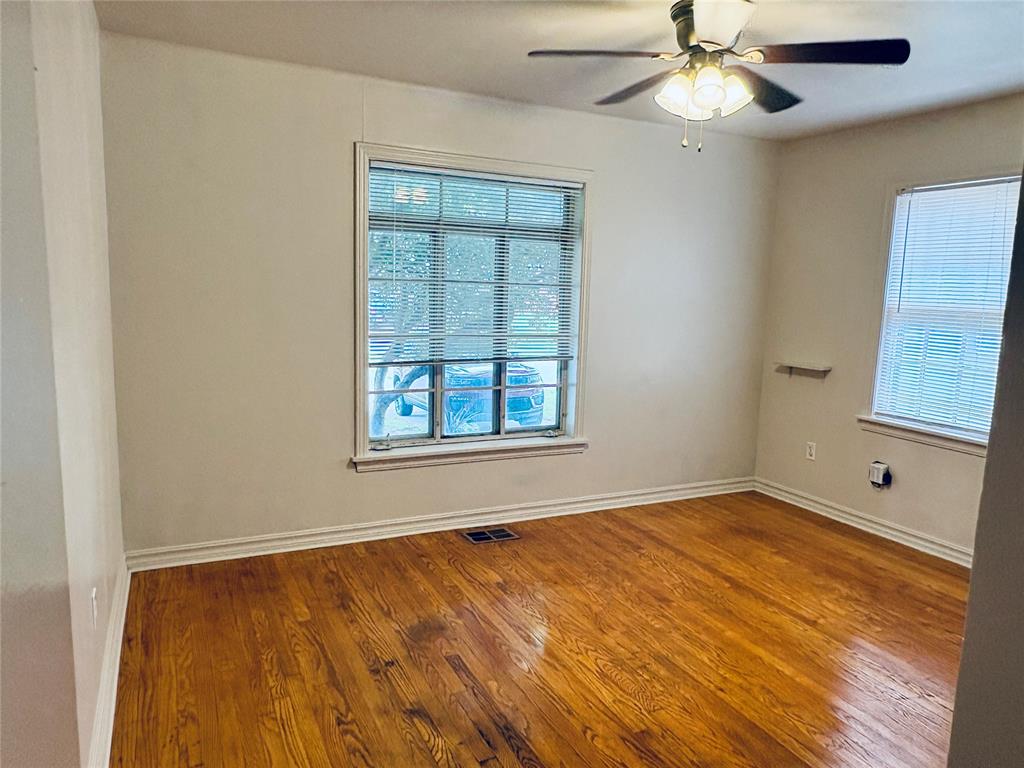 5305 N Walker Avenue Property Photo 9