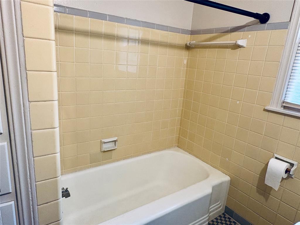 5305 N Walker Avenue Property Photo 11