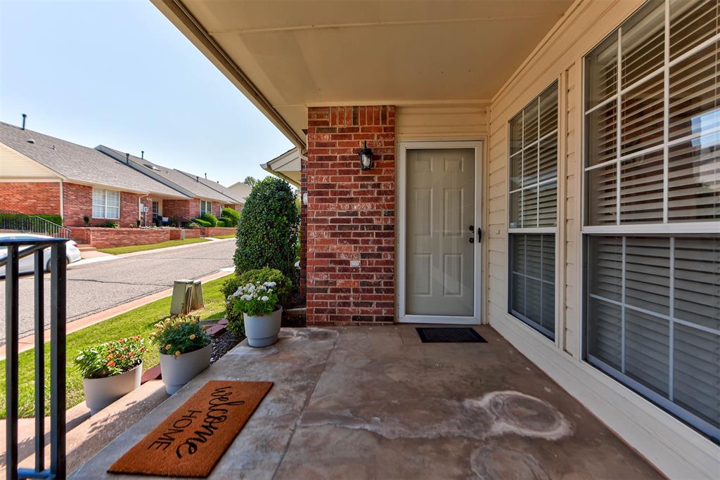 2416 Glenrock Property Photo 6