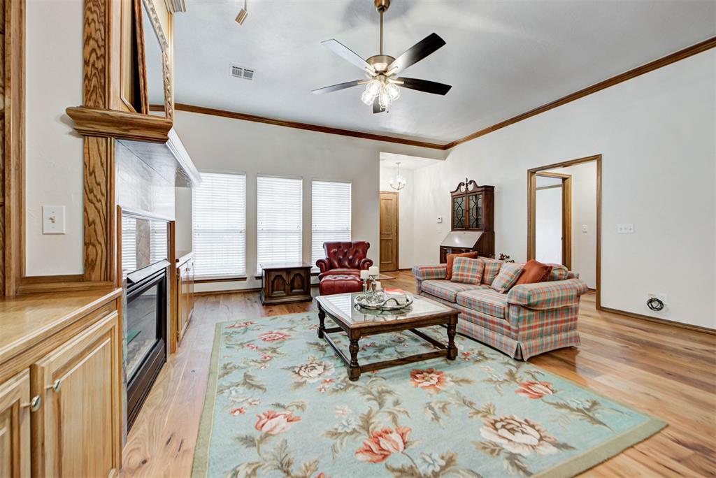 2416 Glenrock Property Photo 13