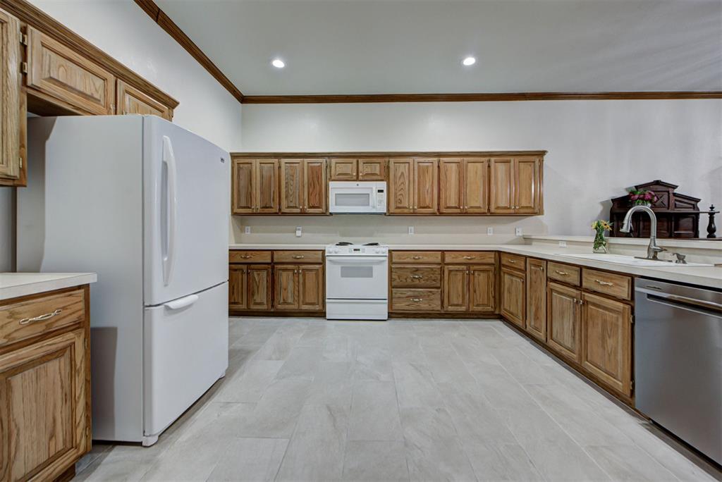 2416 Glenrock Property Photo 21
