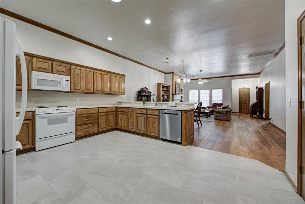2416 Glenrock Property Photo 22