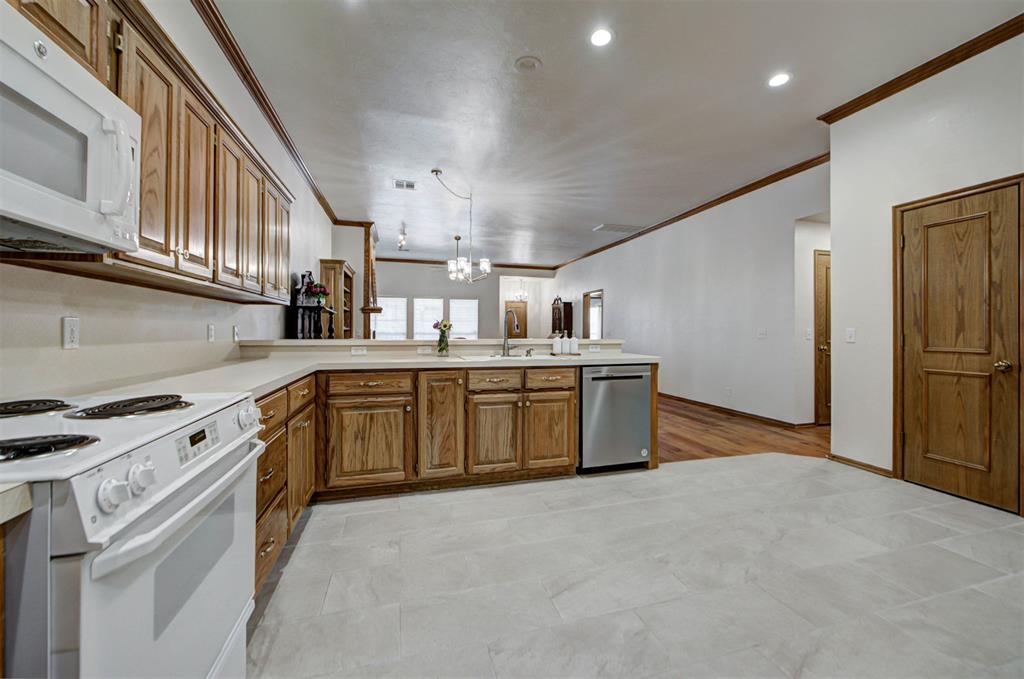 2416 Glenrock Property Photo 24