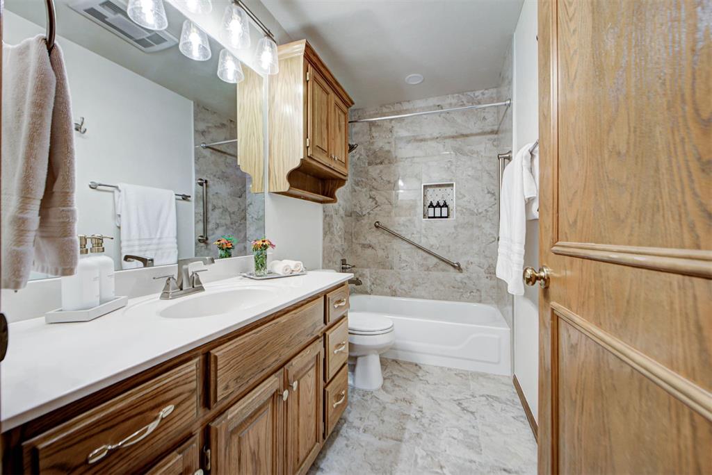 2416 Glenrock Property Photo 37
