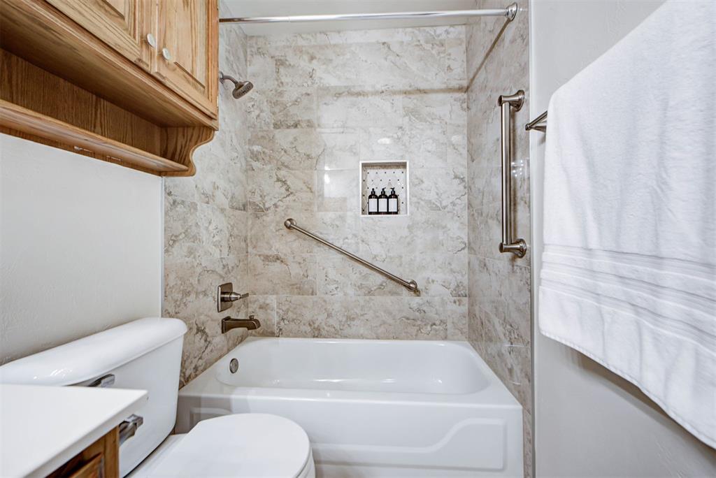 2416 Glenrock Property Photo 38