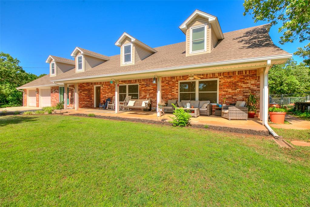 8000 N Harrah Road Property Photo 1