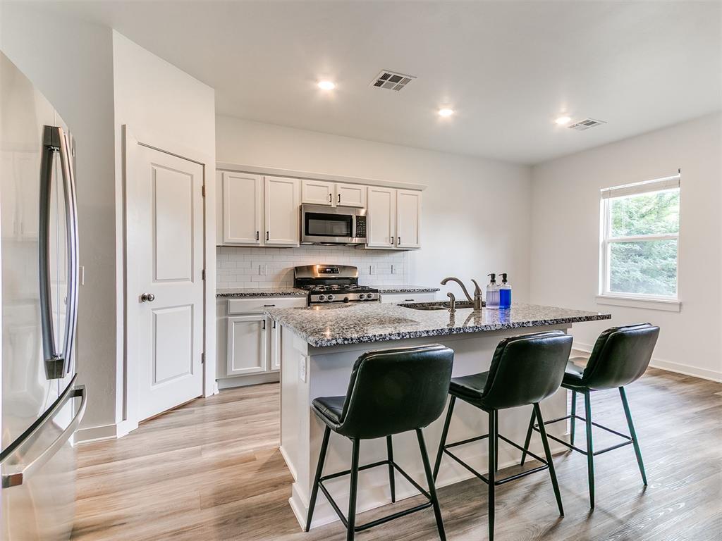 4592 Kensington Way Property Photo 15
