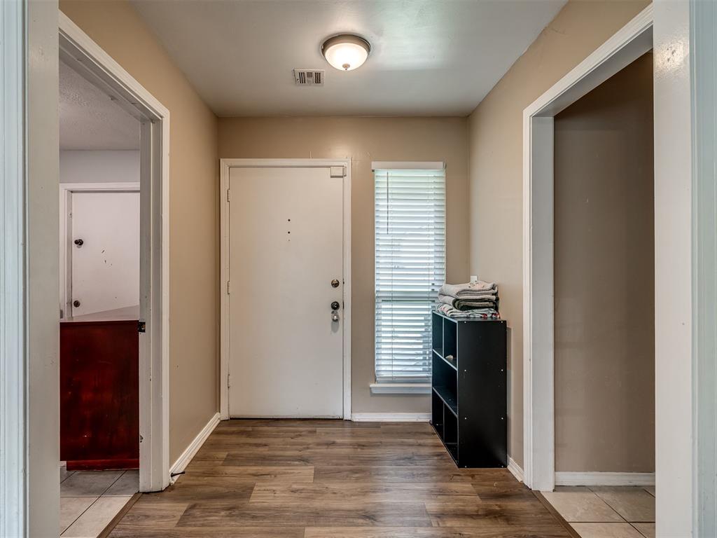 9008 Raven Avenue Property Photo 3