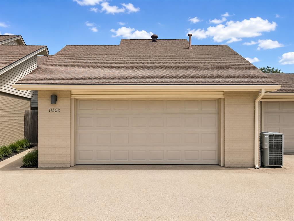 11302 N Benttree Circle Property Photo 2