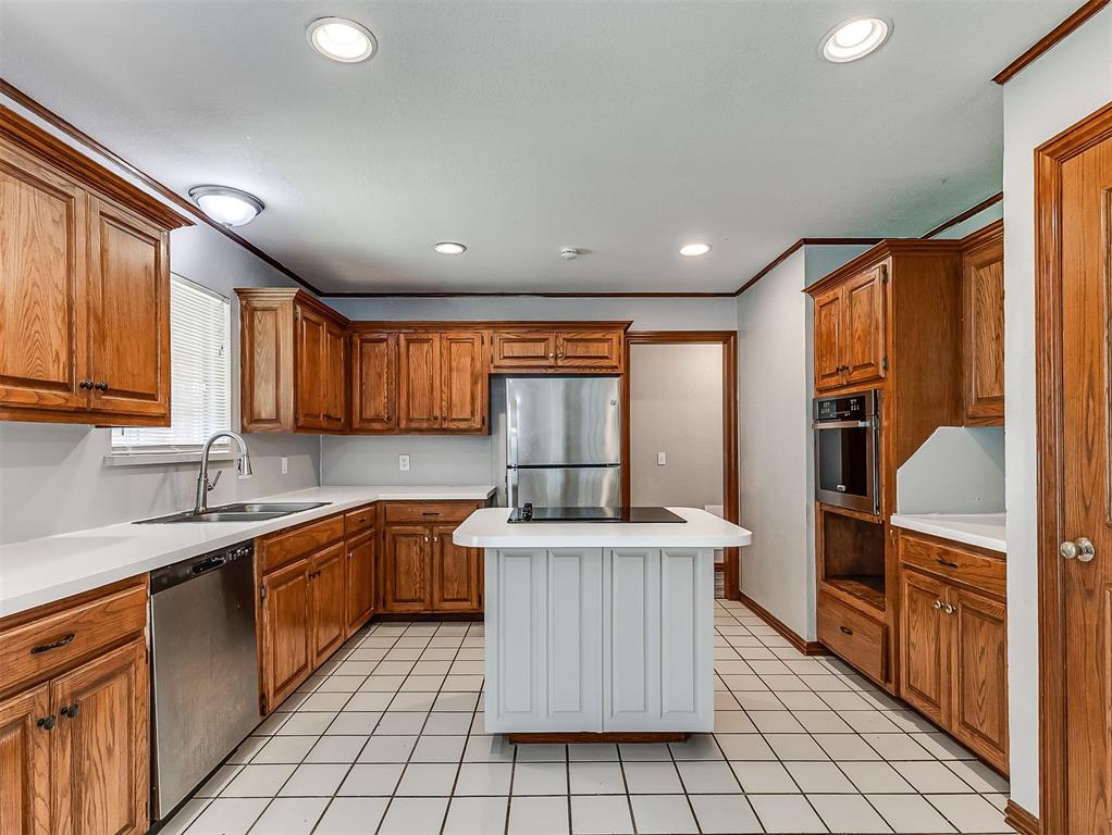 1125 Richmond Road Property Photo 7