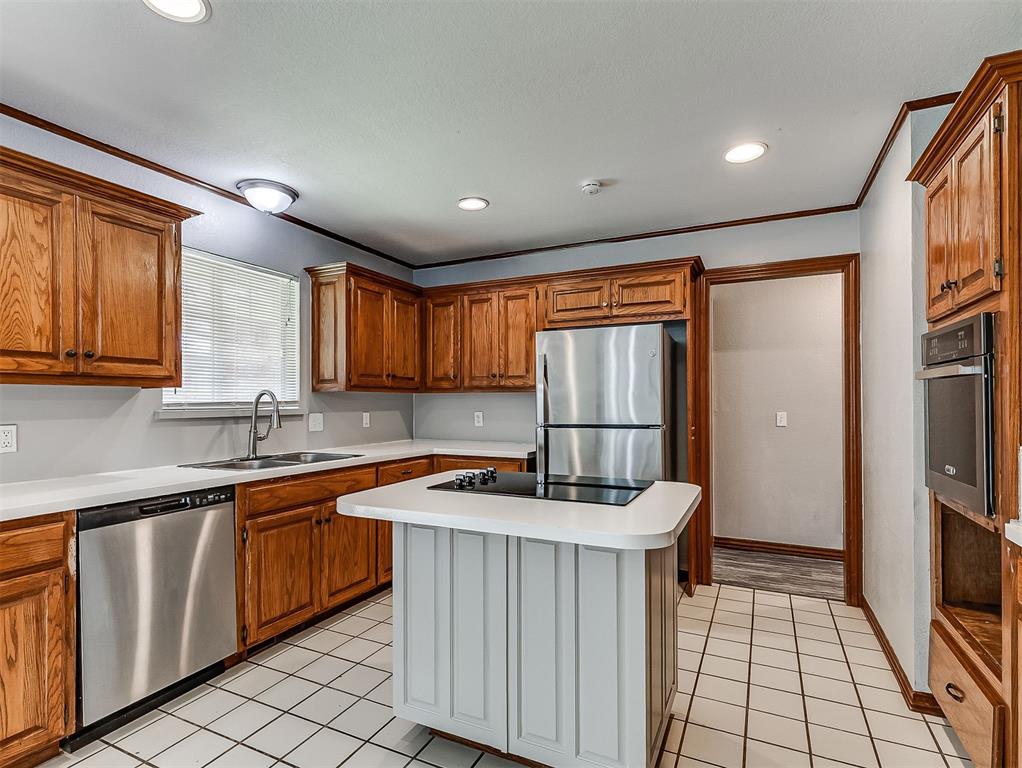 1125 Richmond Road Property Photo 8