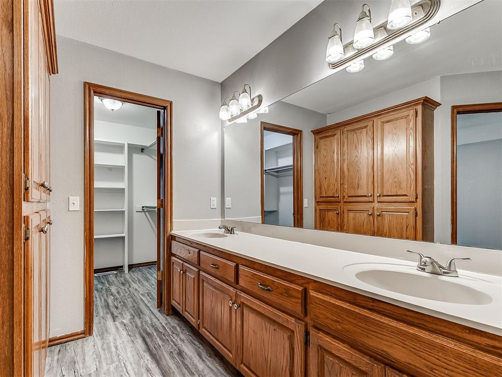 1125 Richmond Road Property Photo 13