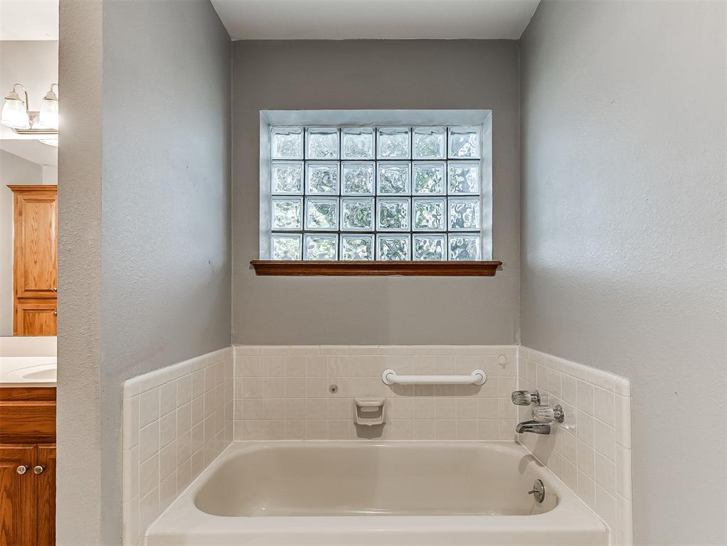 1125 Richmond Road Property Photo 15