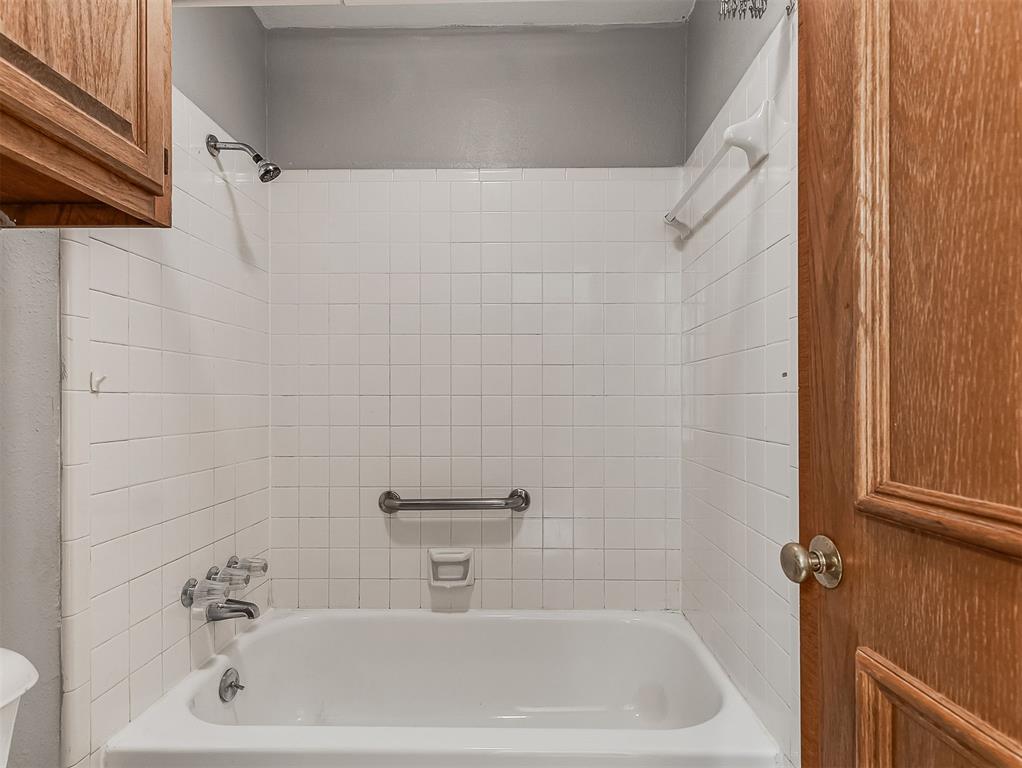 1125 Richmond Road Property Photo 20