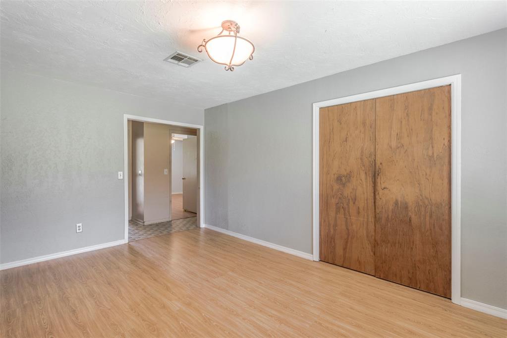 708 E Lea Terrace Property Photo 7