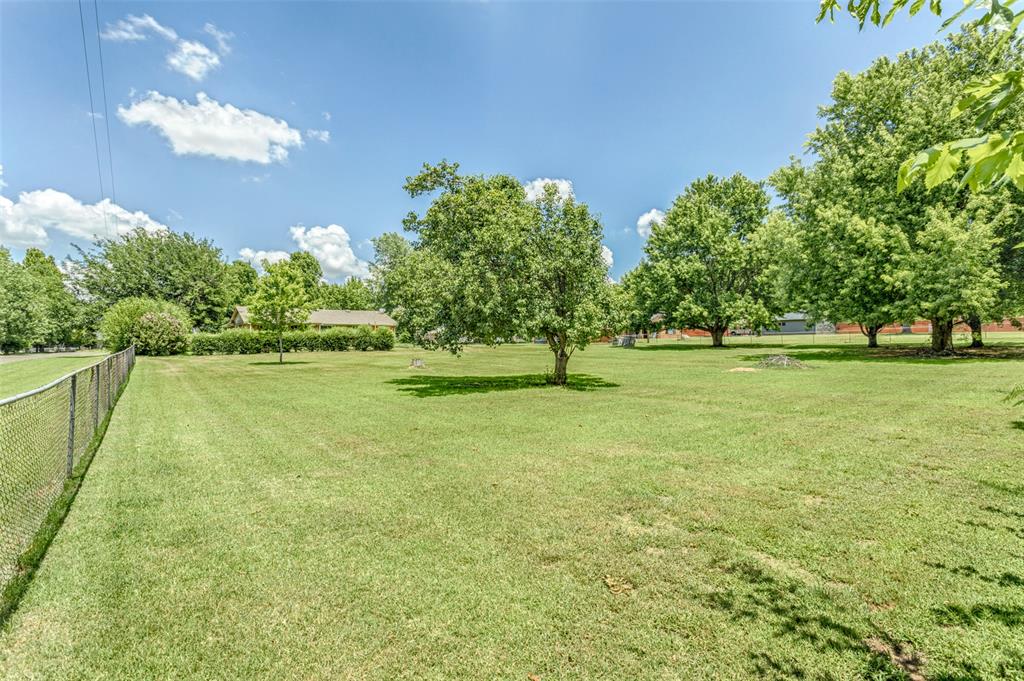 708 E Lea Terrace Property Photo 33