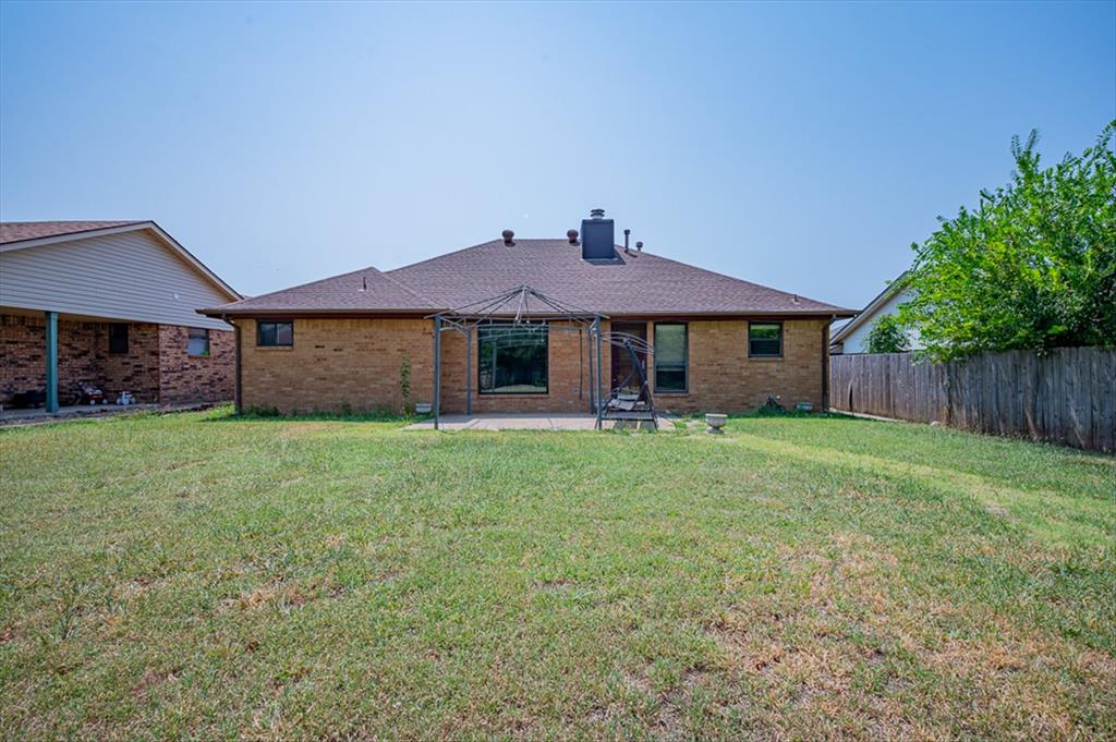 813 Wandering Way Property Photo 4