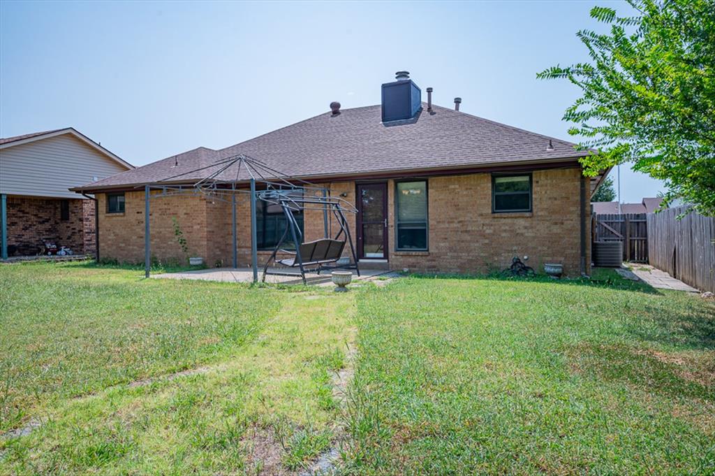 813 Wandering Way Property Photo 5