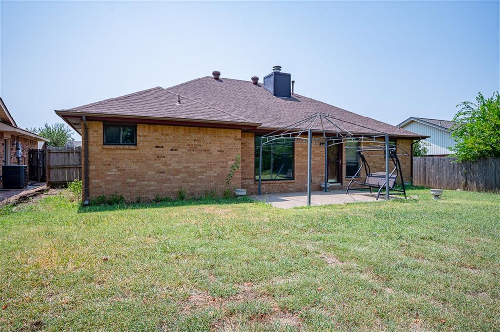 813 Wandering Way Property Photo 6