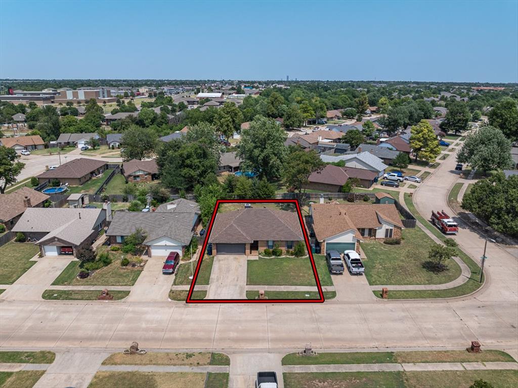 813 Wandering Way Property Photo 7