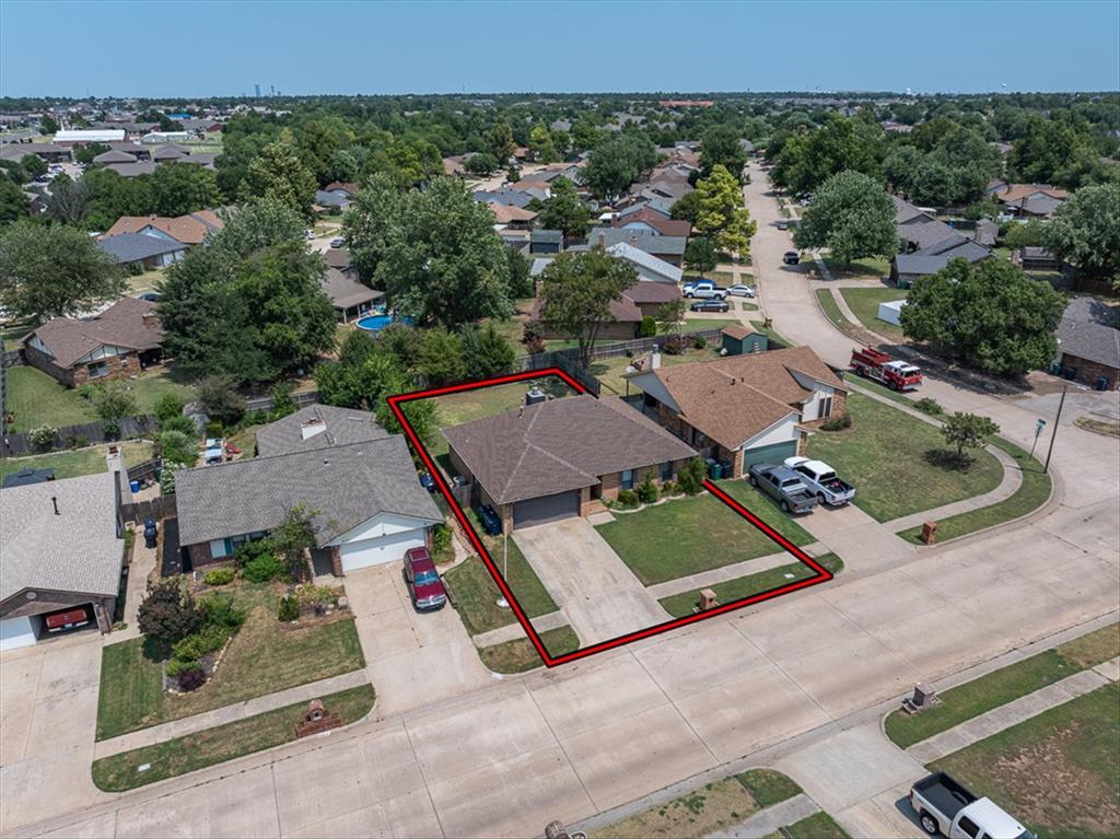 813 Wandering Way Property Photo 8