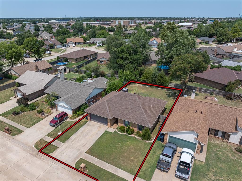 813 Wandering Way Property Photo 9