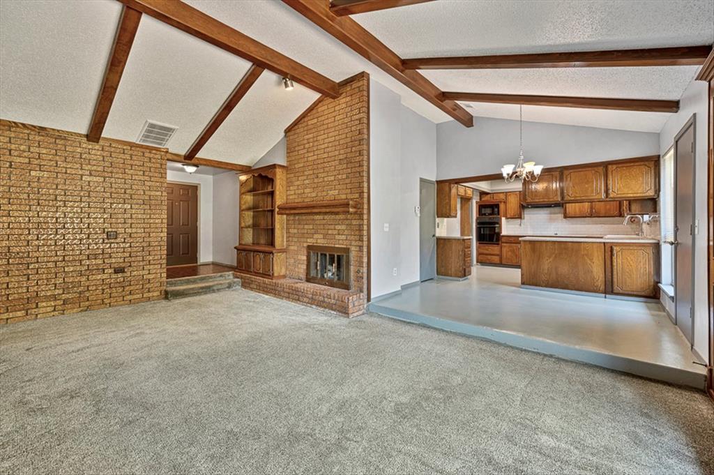 813 Wandering Way Property Photo 14