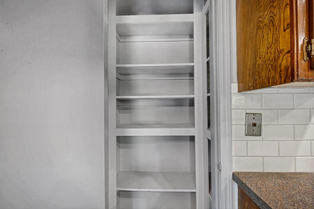 813 Wandering Way Property Photo 22