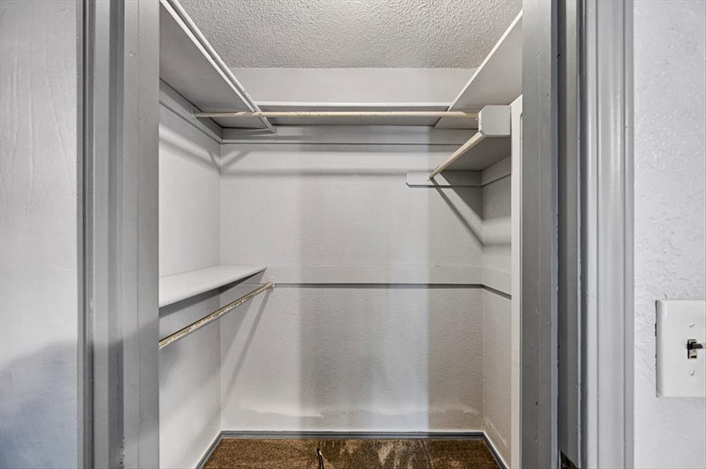 813 Wandering Way Property Photo 33