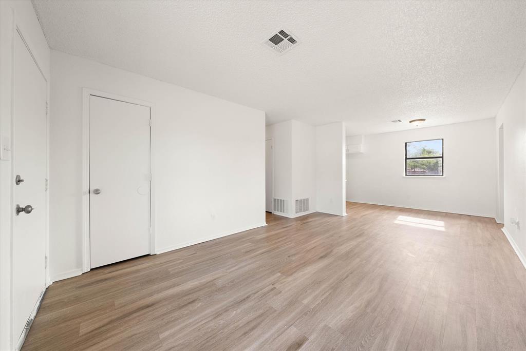 10906 Penrith Lane Property Photo 4