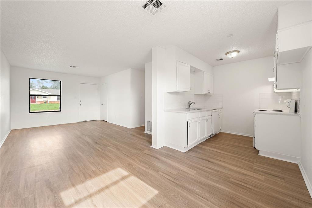 10906 Penrith Lane Property Photo 5