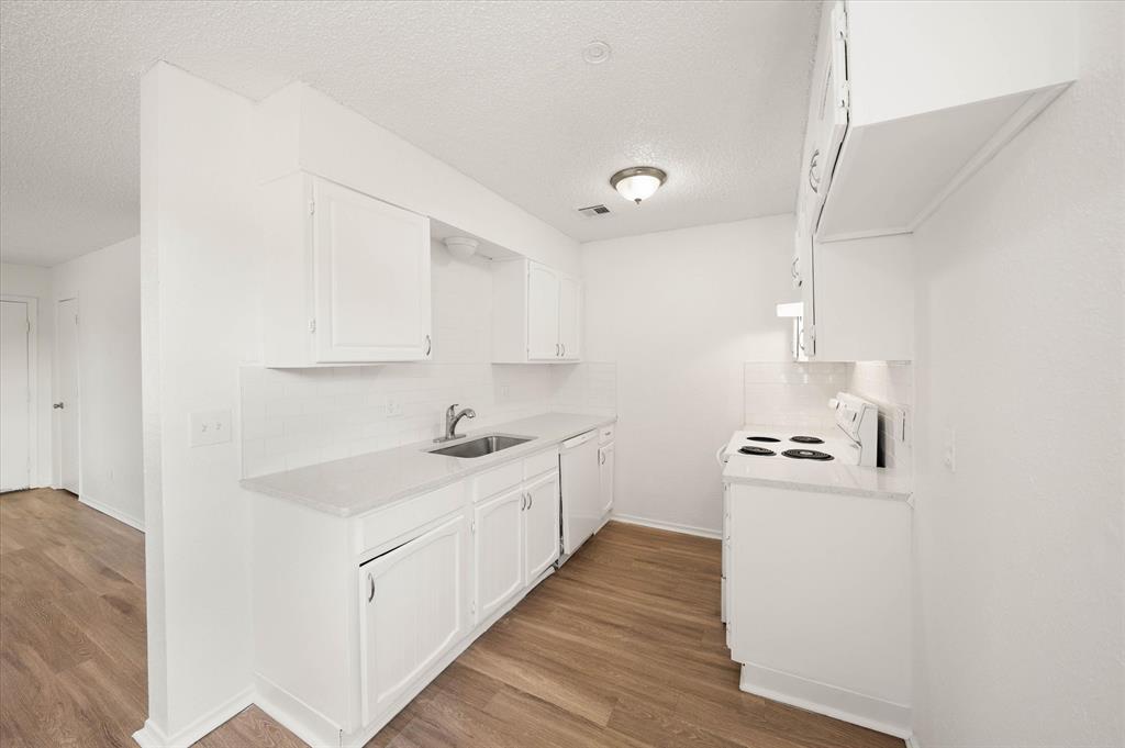 10906 Penrith Lane Property Photo 6