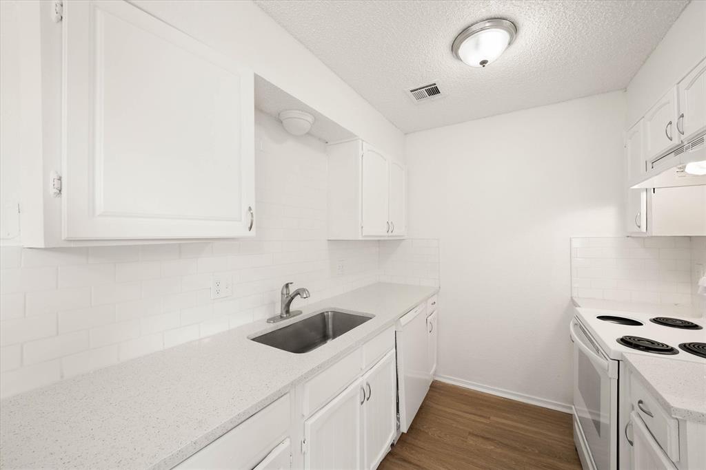 10906 Penrith Lane Property Photo 7