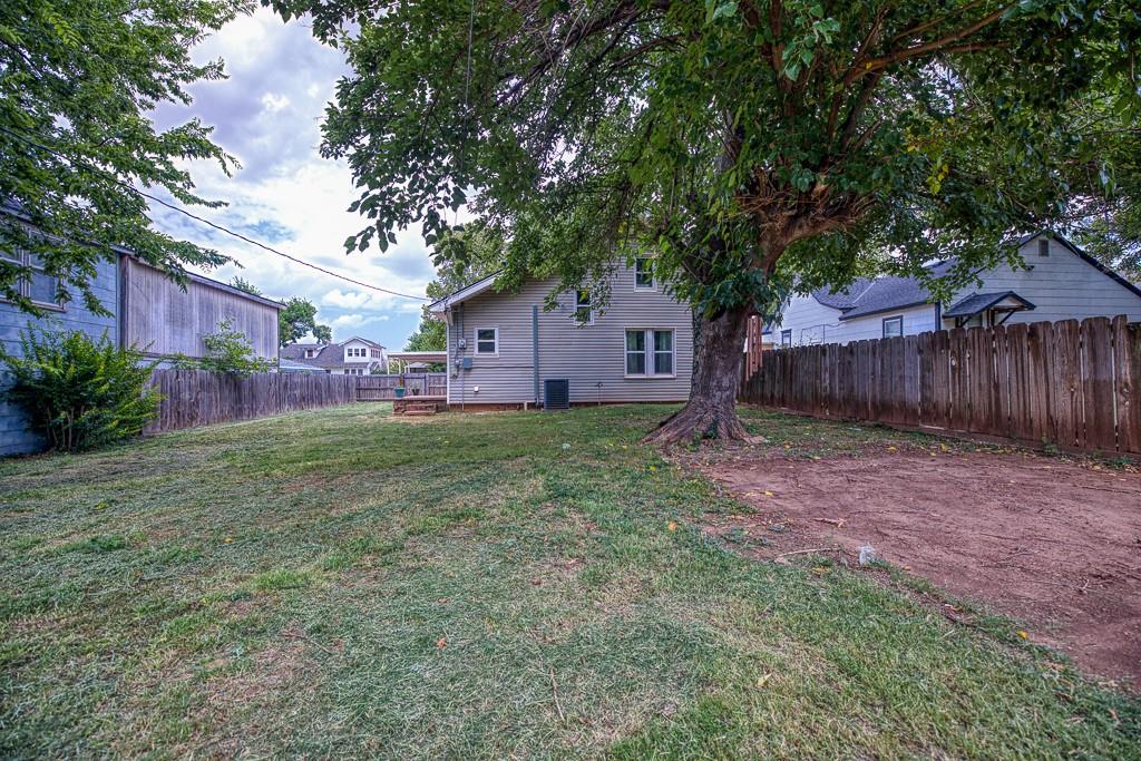 212 S 9th Street Property Photo 25