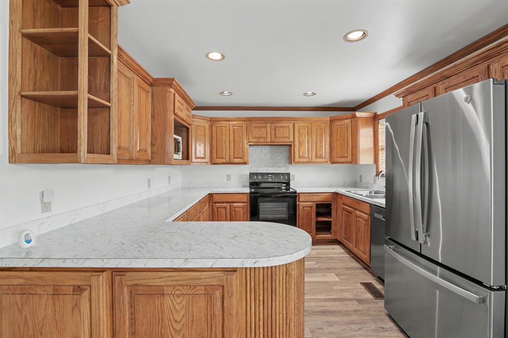 11801 S Pennsylvania Avenue Property Photo 8