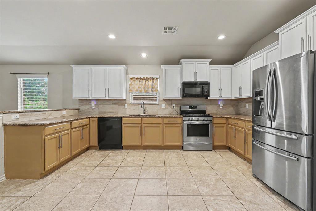 9505 Timberwind Lane Property Photo 9