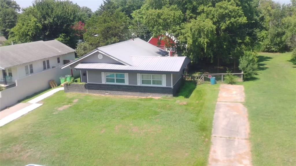 207 S 8th Street Property Photo 1