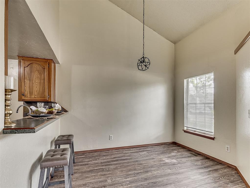 2124 Lonnie Property Photo 8