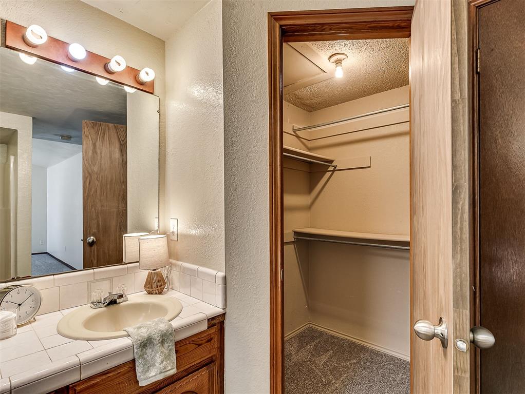 2124 Lonnie Property Photo 35