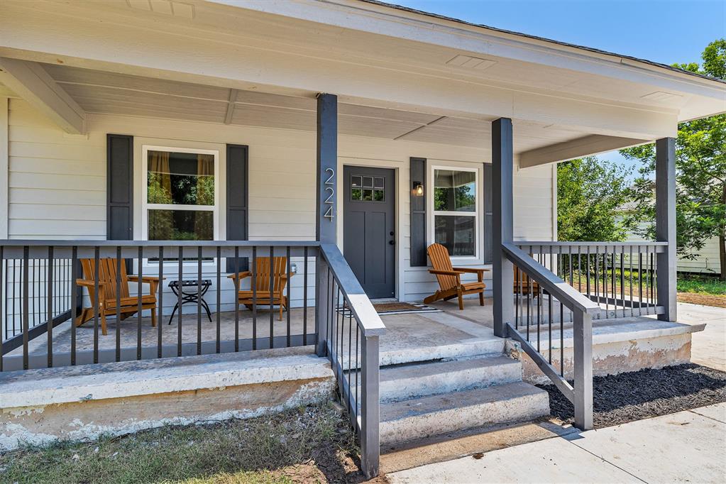 224 N L Avenue Property Photo 1